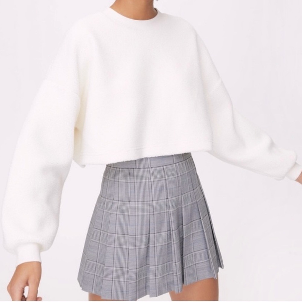 Aritzia sunday best cream off white crop sweater size XS